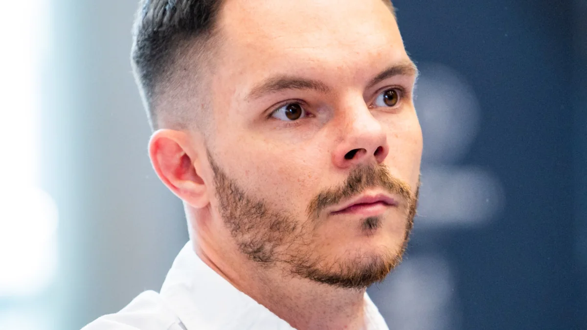 Lukáš Nezdařil na portrétní fotce k tématu AI strategie a vibe codingu