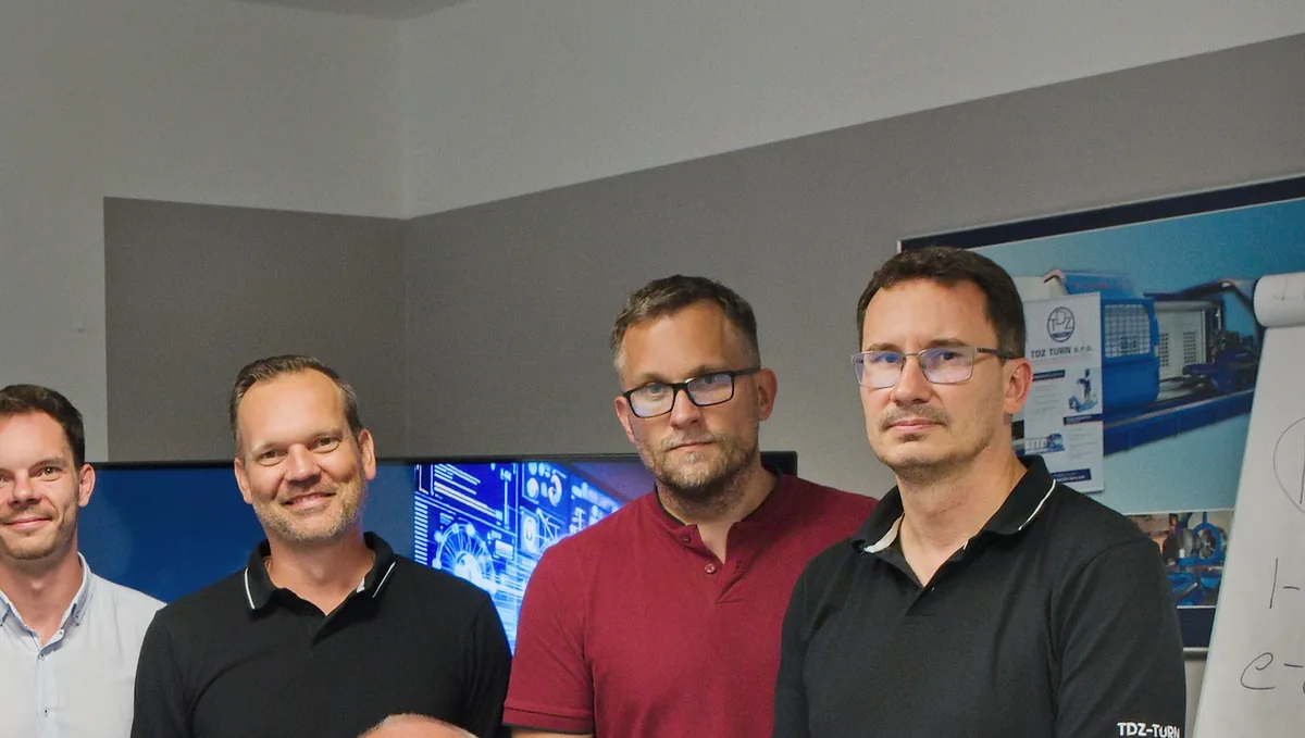 Účastníci při společné práci na workshopu